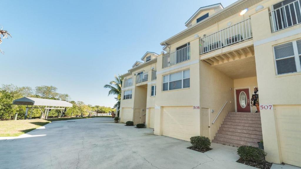 Rent this Luxury 5 Star Villa on Charlotte Harbor Charlotte County Villa 1012 - main image