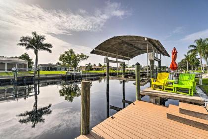 Tropical Escape on Myakka River with Hot Tub!