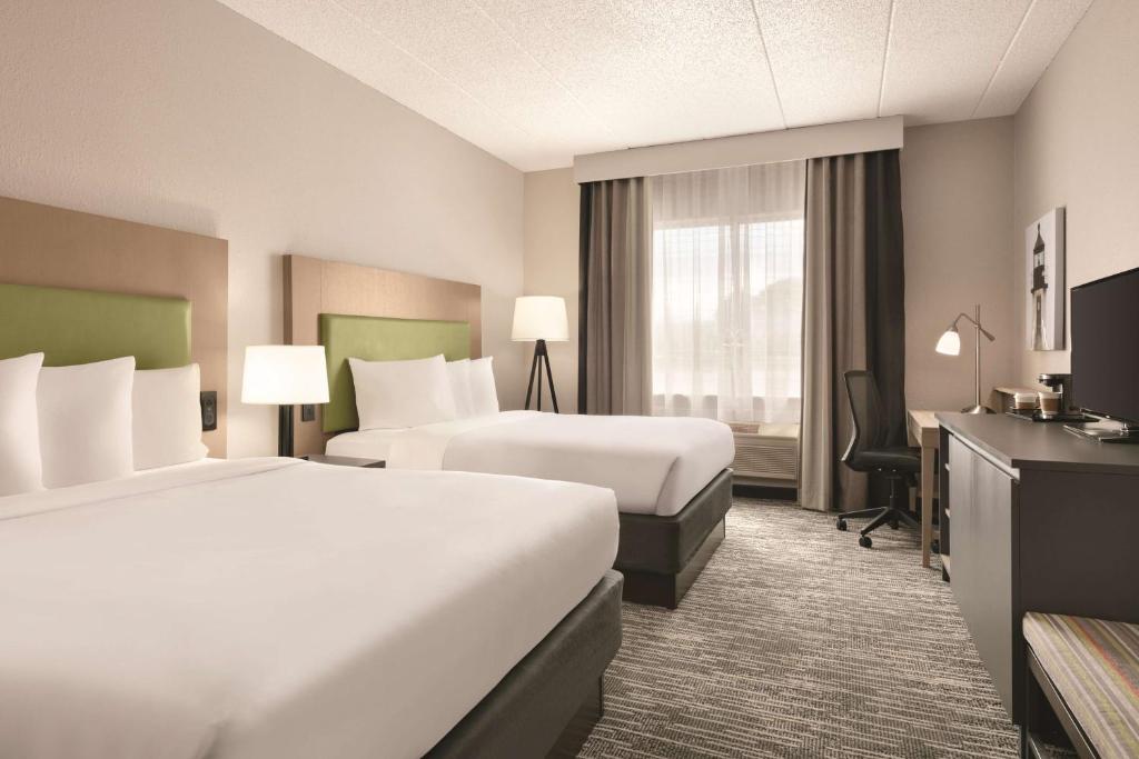 Country Inn & Suites by Radisson Port Clinton OH - image 4