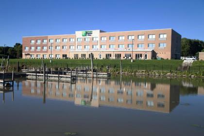 Holiday Inn Express & Suites Port Huron an IHG Hotel