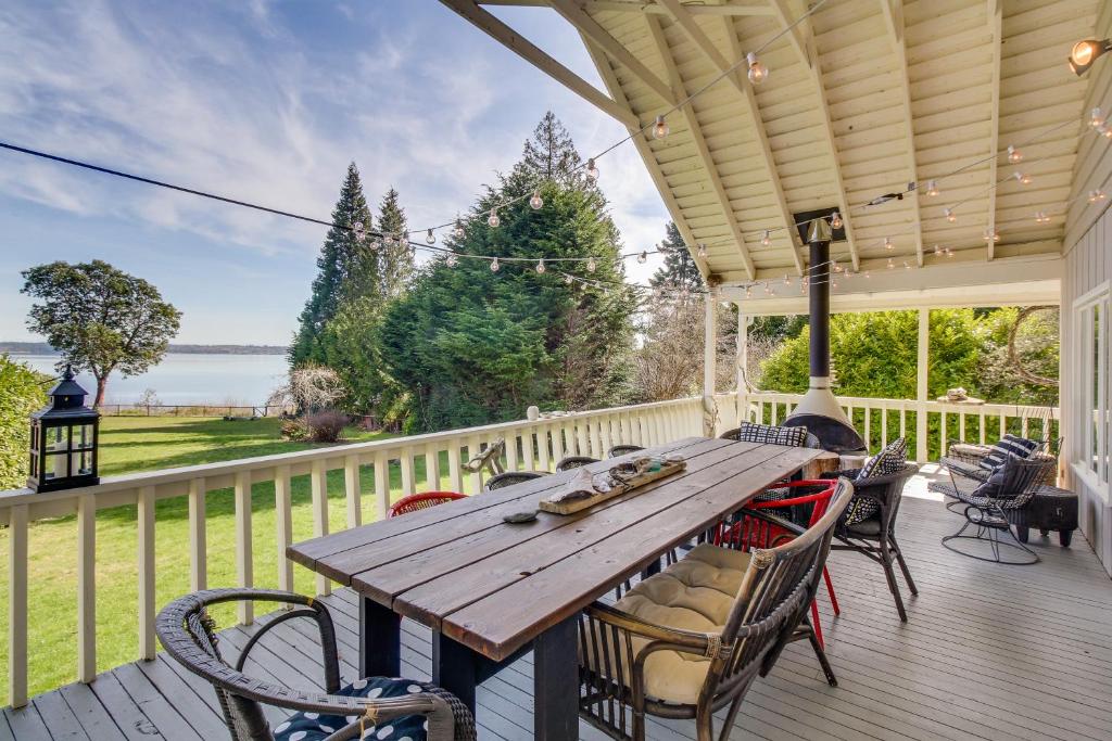 Peaceful Port Ludlow Escape - main image