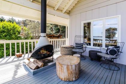 Peaceful Port Ludlow Escape - image 7
