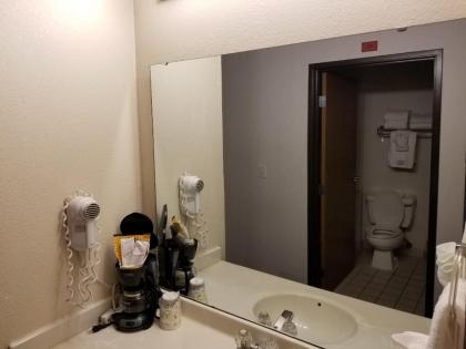 Red Lion Inn & Suites Port Orchard - image 11