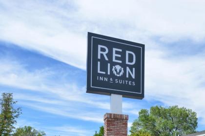 Red Lion Inn & Suites Port Orchard - image 4