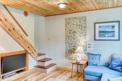 Dunrovin Vintage Beach Cottage - 1 Bed 1 Bath Vacation home in Port Orford - image 14