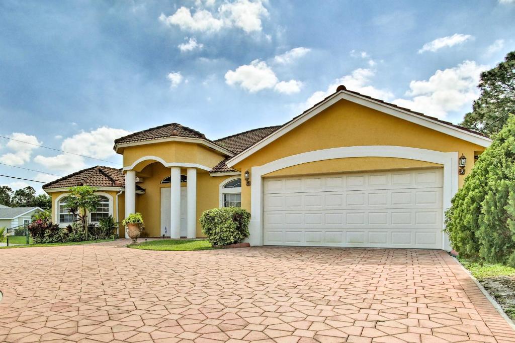 Chic Port St Lucie Home near PGA Village and Gardens - image 4