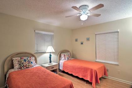 Port St Lucie Home with Lanai and Private Pool - image 13