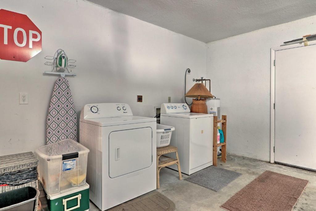 Port St Lucie Home with Lanai and Private Pool - image 6