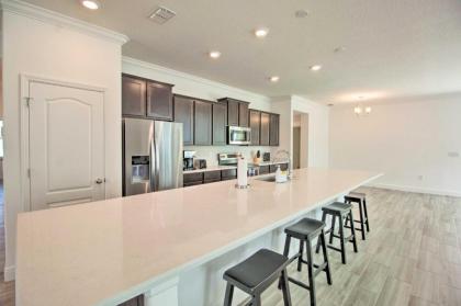Modern Coastal Getaway with AC WiFi and Office! - image 10