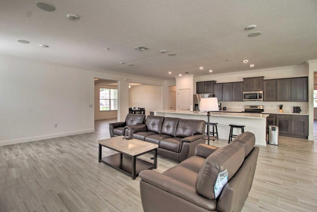 Modern Coastal Getaway with AC WiFi and Office! - image 2
