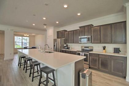 Modern Coastal Getaway with AC WiFi and Office! - image 7