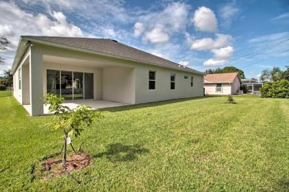Modern Coastal Getaway with AC WiFi and Office! - image 8