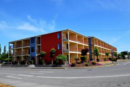 Harborside Inn - image 15