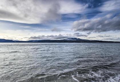 Idyllic Waterfront Cottage with Beach and Sunset Views! - image 8