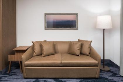 Fairfield Inn & Suites by Marriott Savannah I-95 North - image 6