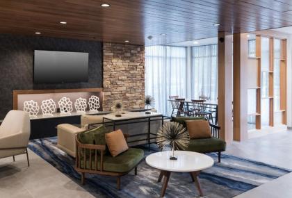Fairfield Inn & Suites by Marriott Savannah I-95 North - image 7