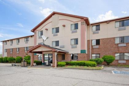 OYO Hotel Portage I-94 - image 3