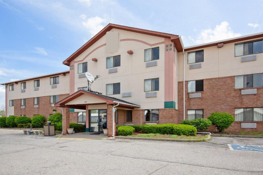OYO Hotel Portage I-94 - image 3