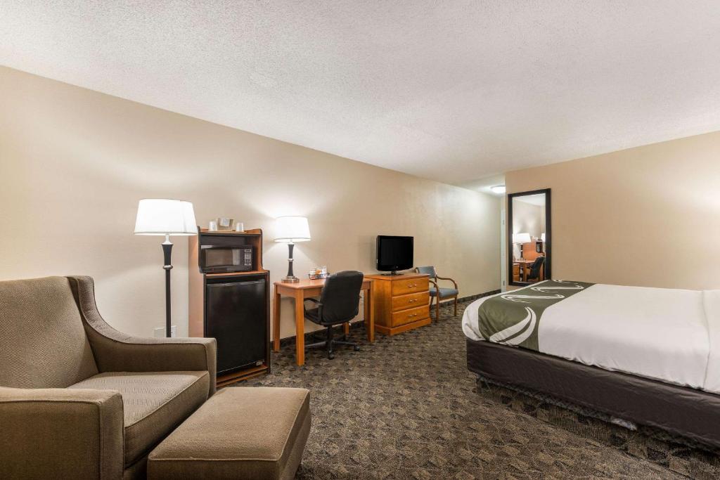 Quality Inn & Suites - image 4