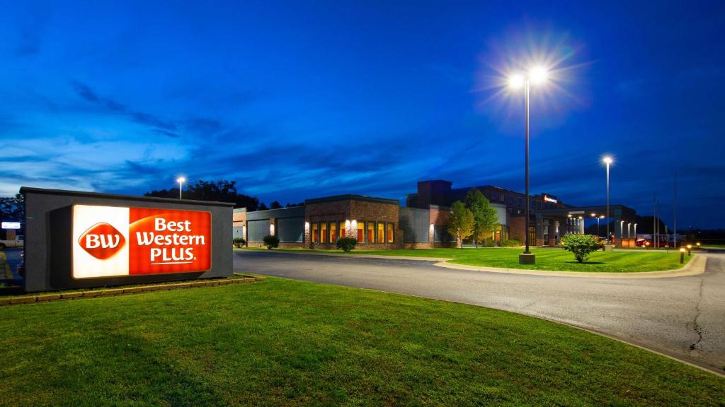 Best Western Plus Portage Hotel and Suites - main image
