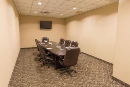Best Western Plus Portage Hotel and Suites - image 10
