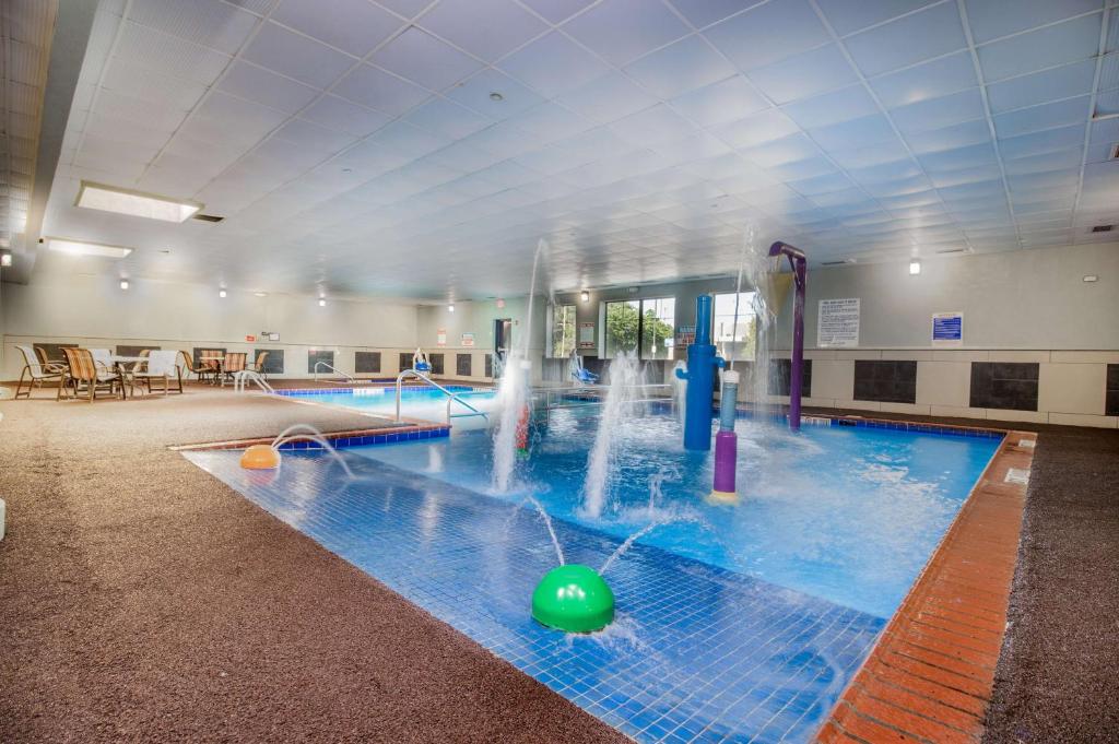 Best Western Plus Portage Hotel and Suites - image 5