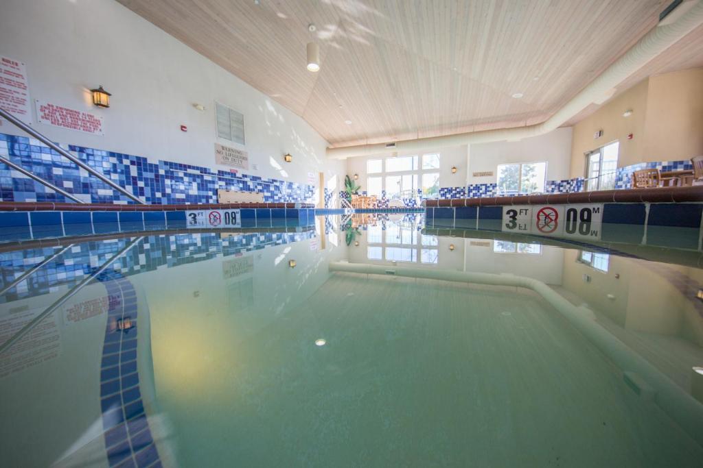 Country Inn & Suites by Radisson Portage IN - image 5