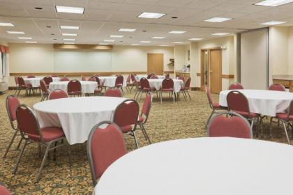 Baymont by Wyndham Portage - image 15