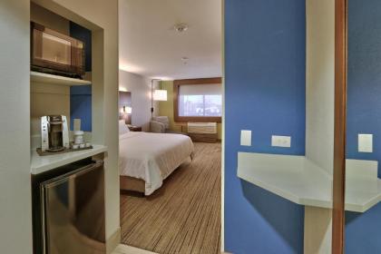 Holiday Inn Express & Suites Portales an IHG Hotel - image 1