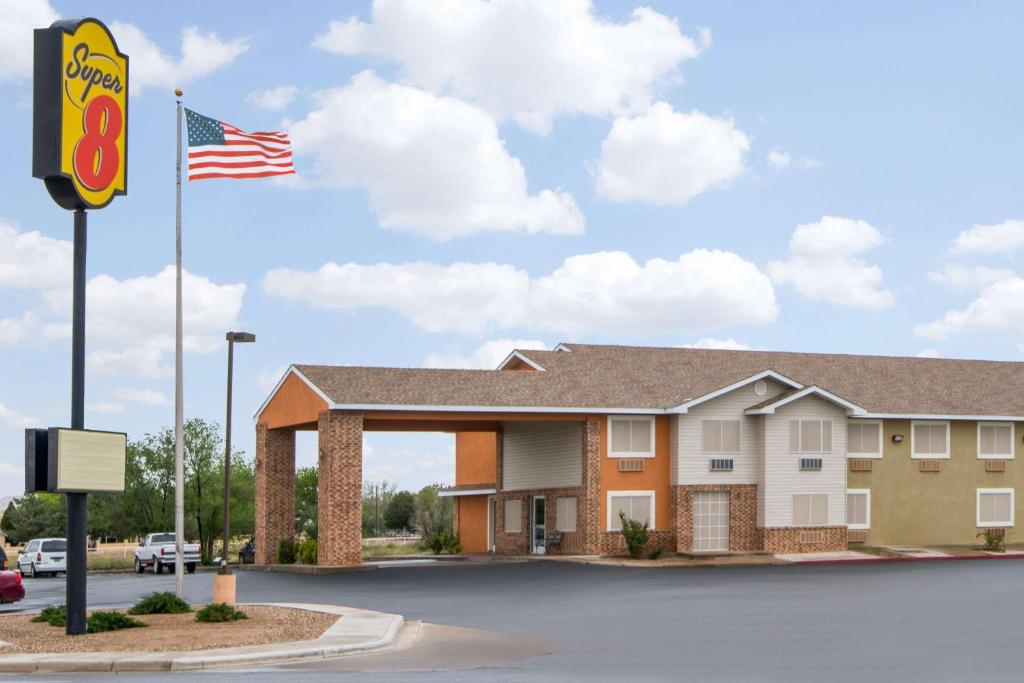 Super 8 by Wyndham Portales - main image