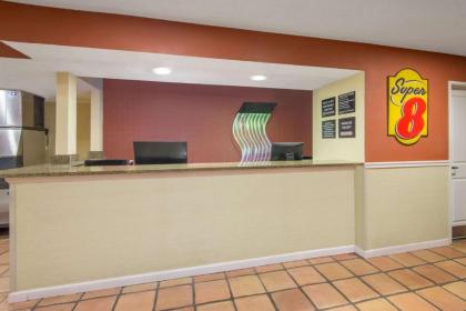 Super 8 by Wyndham Portales - image 5