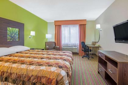Super 8 by Wyndham Portales - image 7