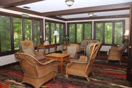 Spring House Inn - image 15