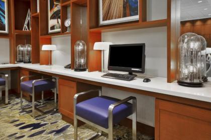Hilton Garden Inn Portland Downtown Waterfront - image 10