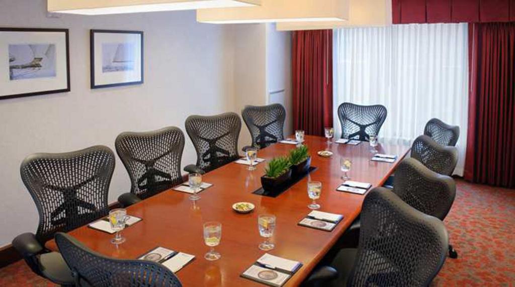 Hilton Garden Inn Portland Downtown Waterfront - image 4