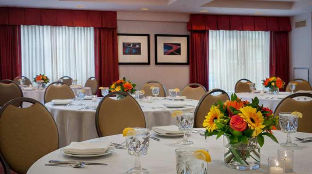 Hilton Garden Inn Portland Downtown Waterfront - image 5