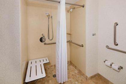 Hampton Inn Portland Downtown Waterfront - image 10