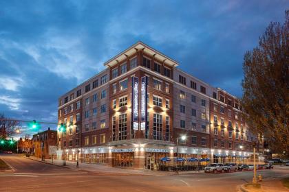 Hampton Inn Portland Downtown Waterfront - image 15