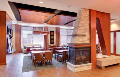 Hampton Inn Portland Downtown Waterfront - image 4