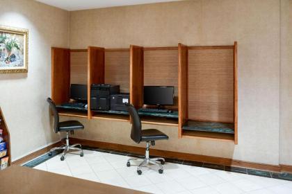 Clarion Hotel Airport Portland - image 4