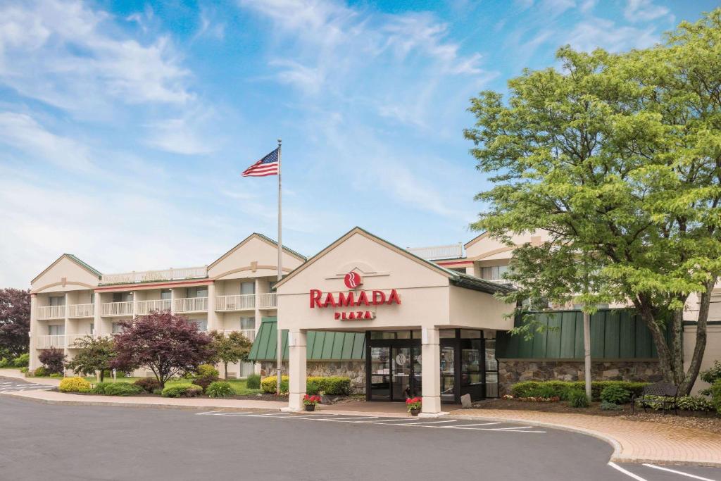 Ramada Plaza by Wyndham Portland - main image