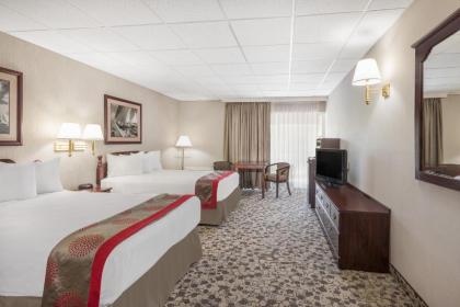 Ramada Plaza by Wyndham Portland - image 11