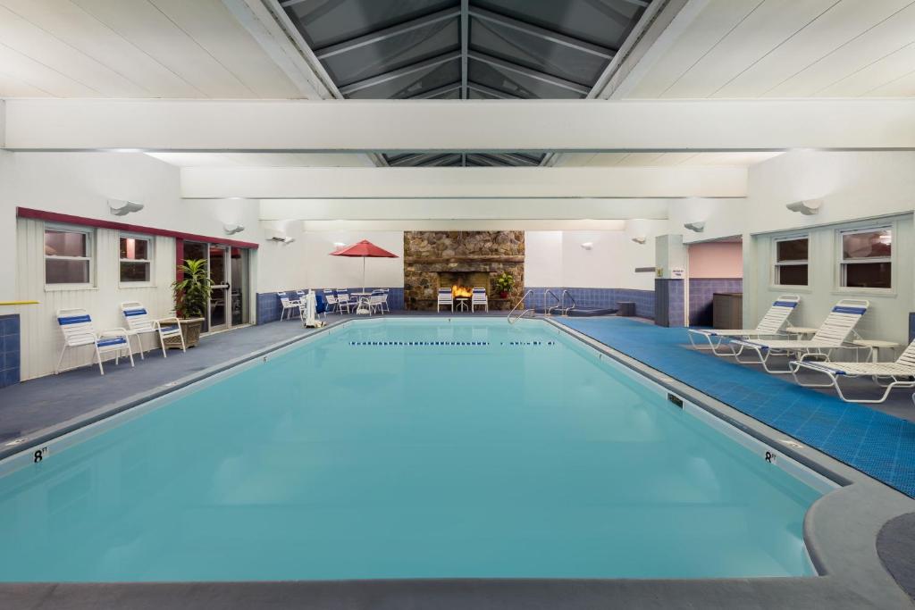 Ramada Plaza by Wyndham Portland - image 6