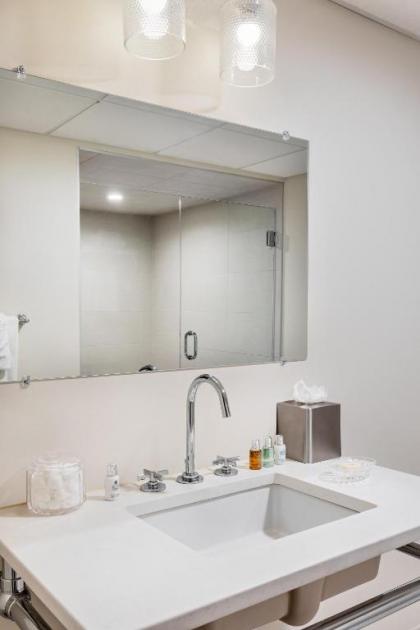 Portland Regency Hotel & Spa - image 12