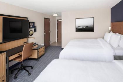 Courtyard by Marriott Portland Downtown/Waterfront - image 2