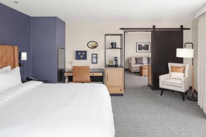 Courtyard by Marriott Portland Downtown/Waterfront - image 4