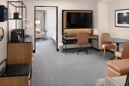 Courtyard by Marriott Portland Downtown/Waterfront - image 7