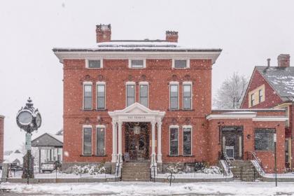 The Francis - image 9