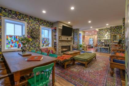 Black Elephant Hostel Maine
