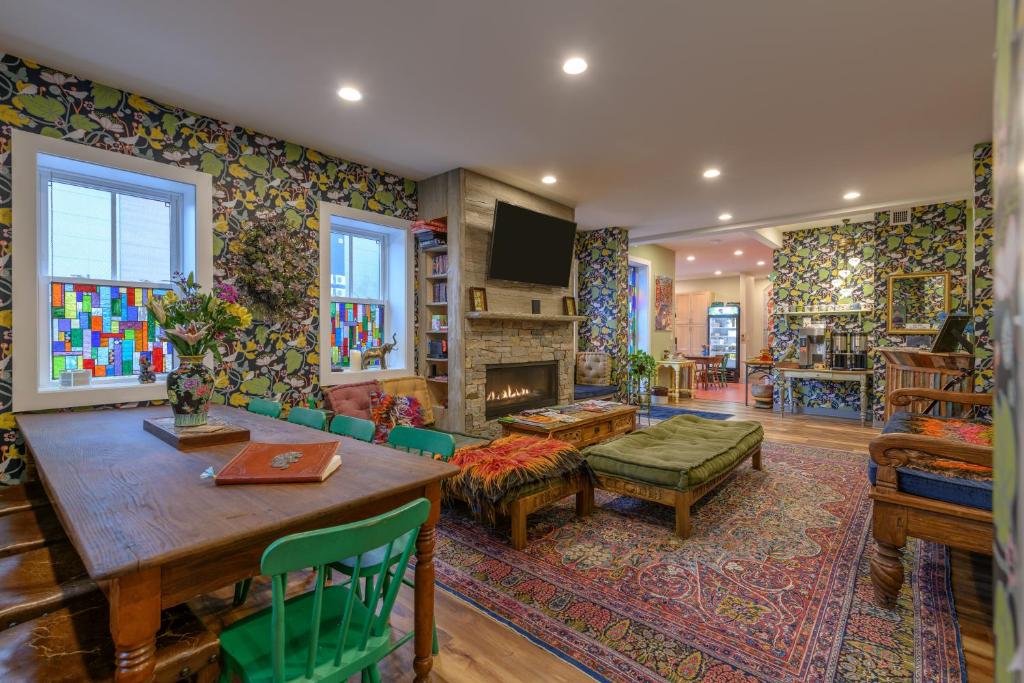 Black Elephant Hostel - main image